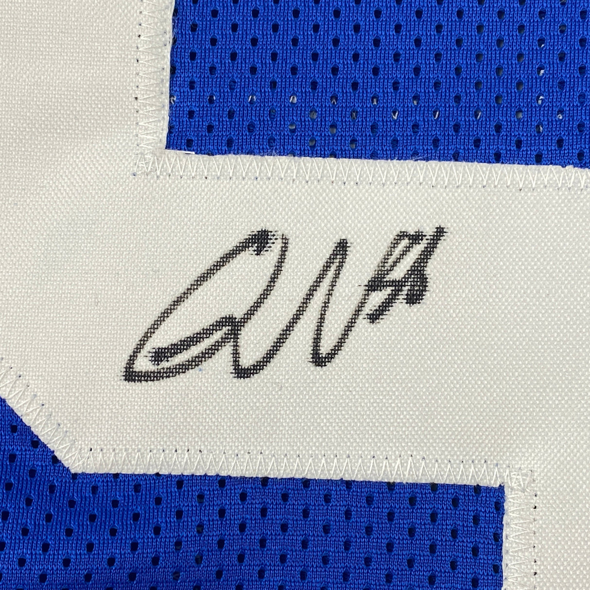 Camiseta de fútbol azul de Indianápolis autografiada/firmada por Quenton Nelson (JSA COA)