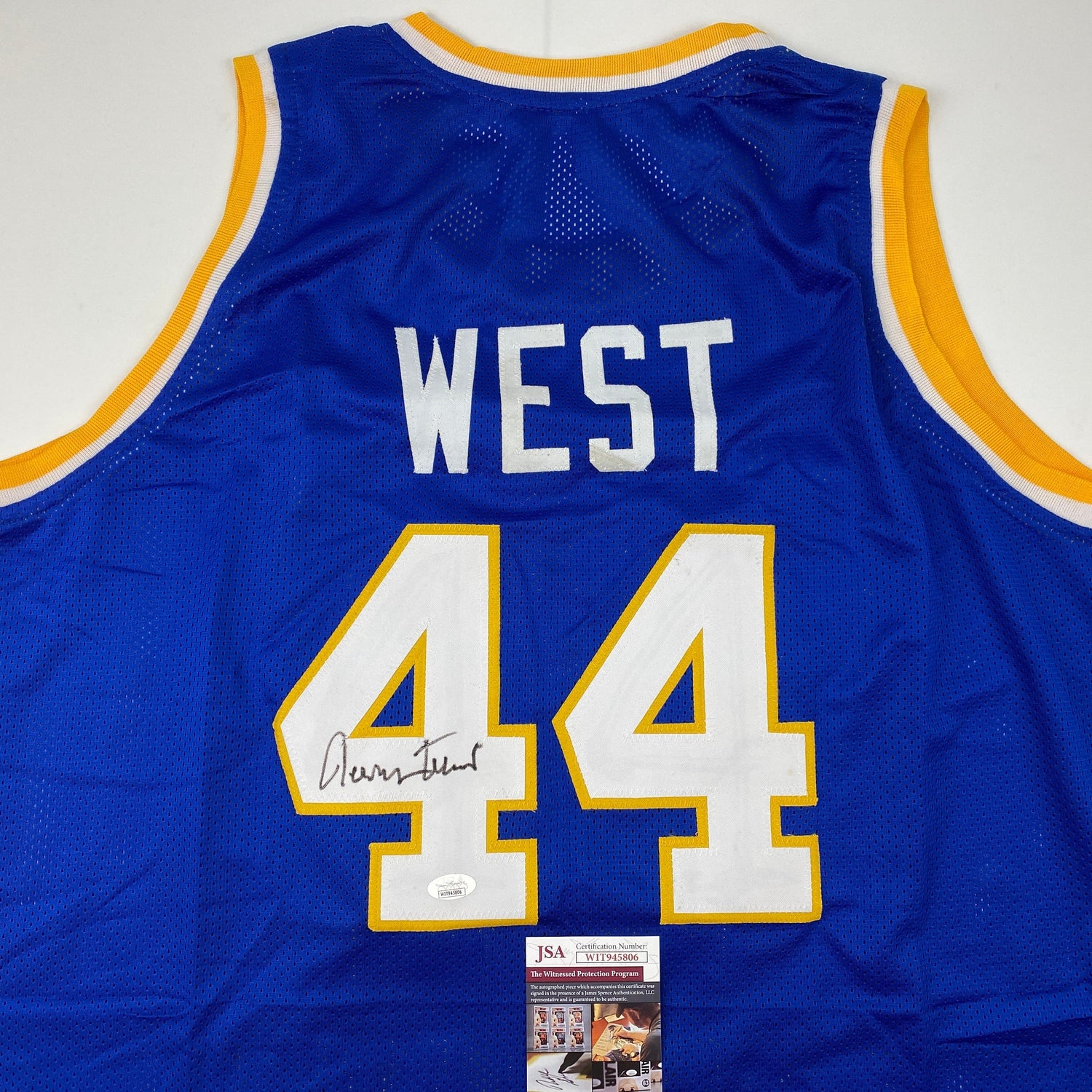 Camiseta de baloncesto universitaria azul de West Virginia autografiada/firmada de Jerry West (JSA COA)