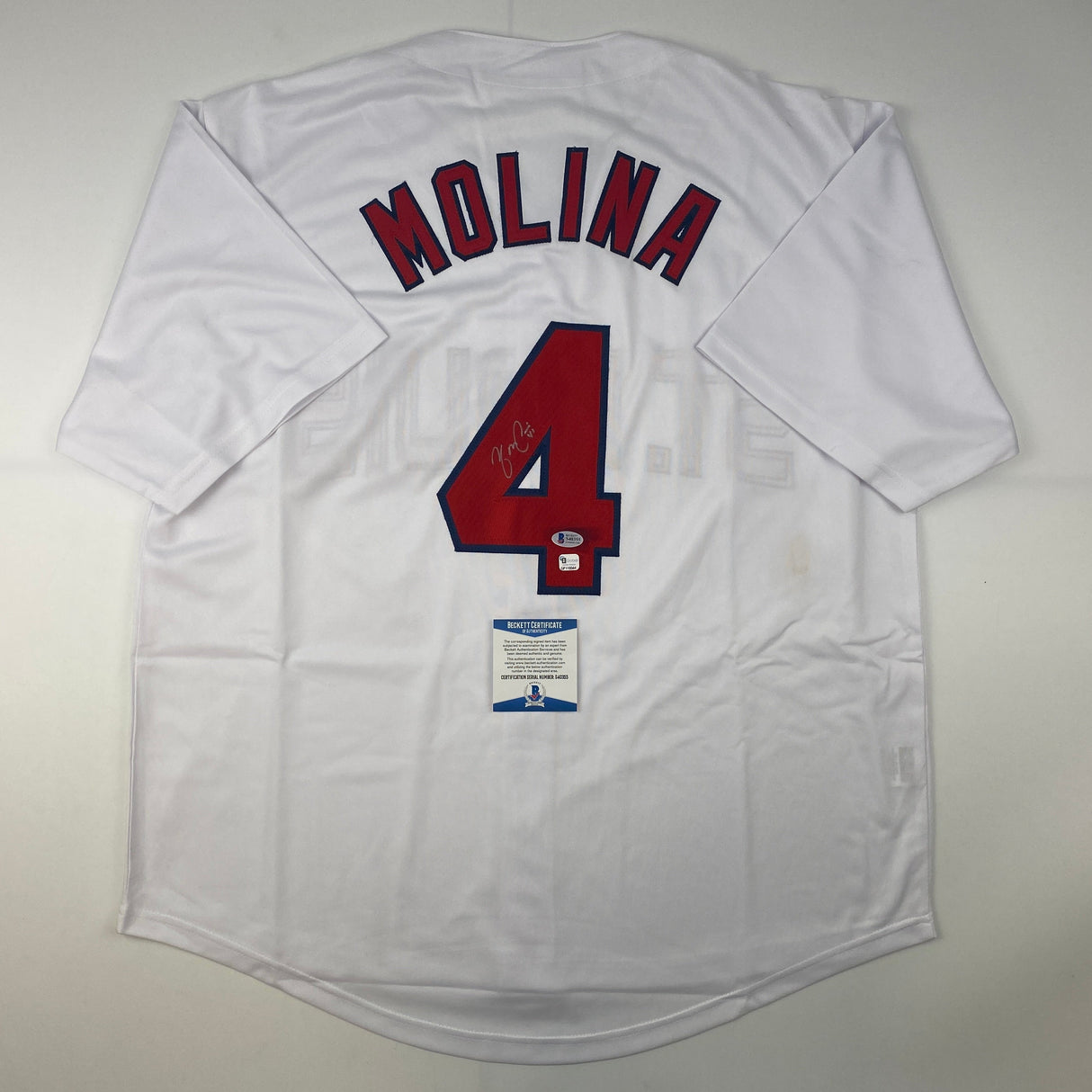 Camiseta de béisbol blanca de St. Louis de Yadier Molina autografiada y firmada por Beckett BAS COA