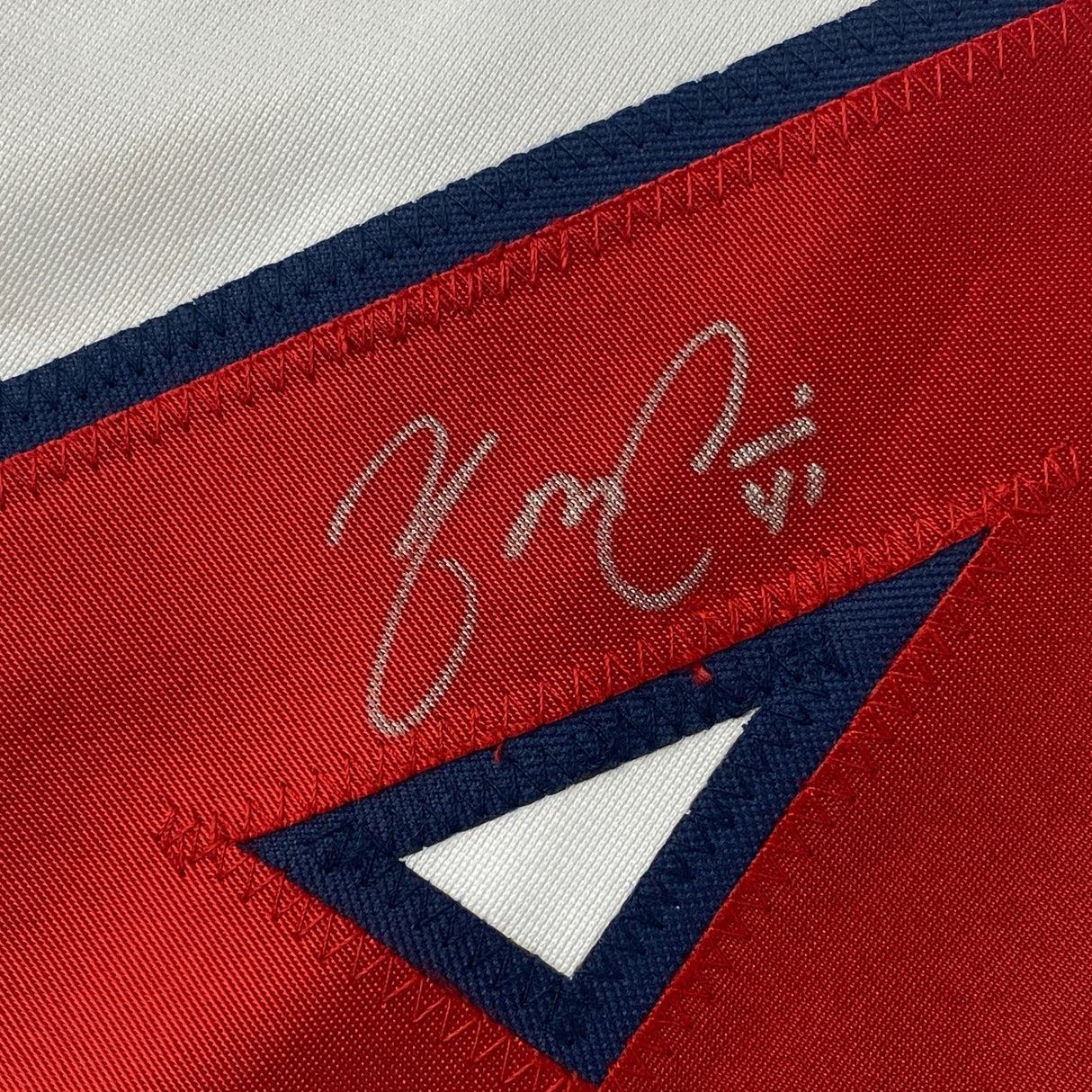 Camiseta de béisbol blanca de St. Louis de Yadier Molina autografiada y firmada por Beckett BAS COA