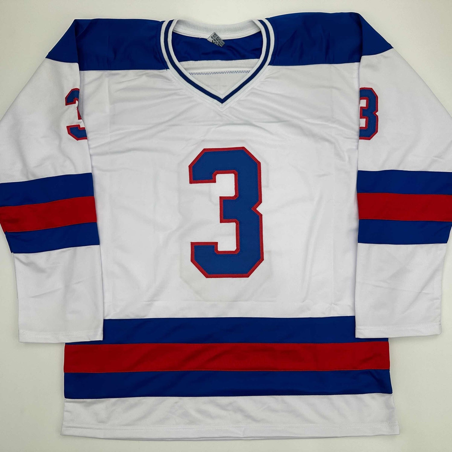 Camiseta de hockey blanca autografiada/firmada por Ken Morrow del equipo estadounidense Miracle On Ice 1980 (JSA COA)
