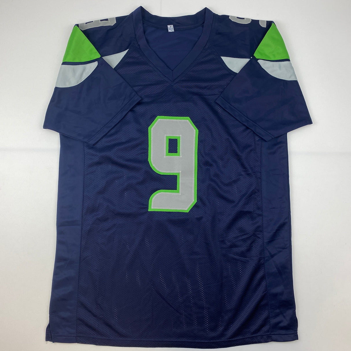Camiseta de fútbol azul de Seattle autografiada/firmada de Kenneth Walker Beckett BAS COA