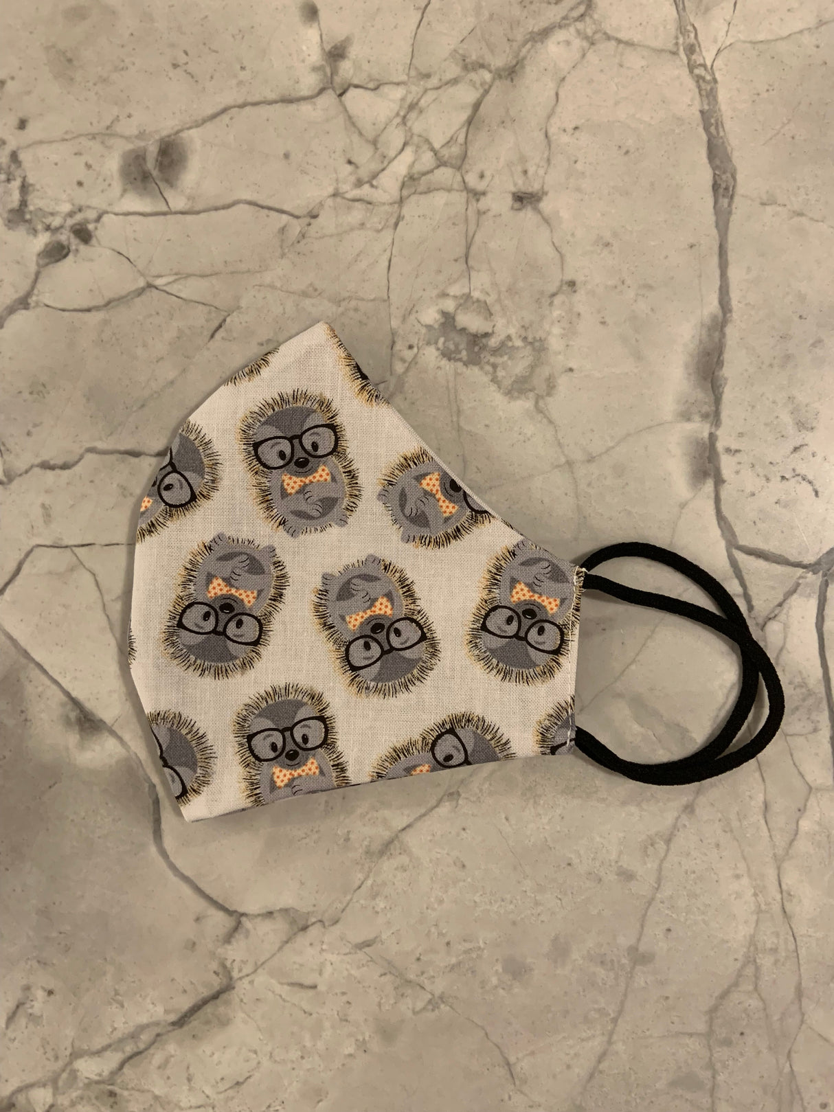 Máscara reversible de erizo