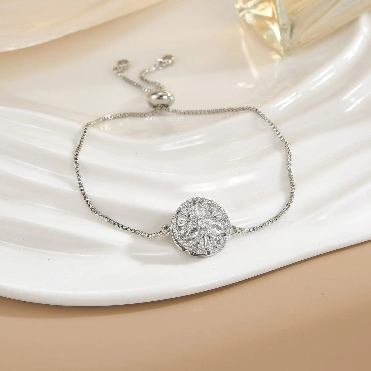 Simple Rotatable Flower Color-preserving Pure Copper Gold-plated Bracelet - Lootquake