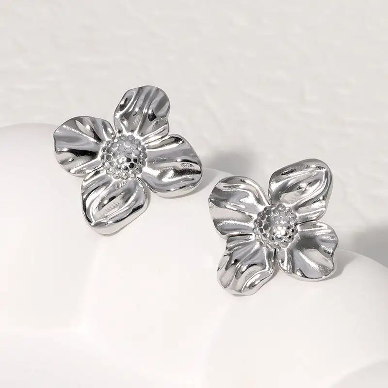 Simple Temperament Stainless Steel Studs 18K Gold Plating Does Not Fade - Lootquake