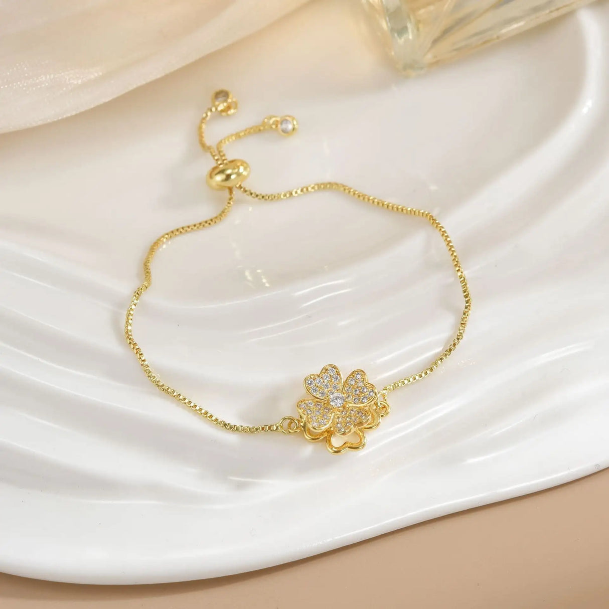 Simple Rotatable Flower Color-preserving Pure Copper Gold-plated Bracelet - Lootquake