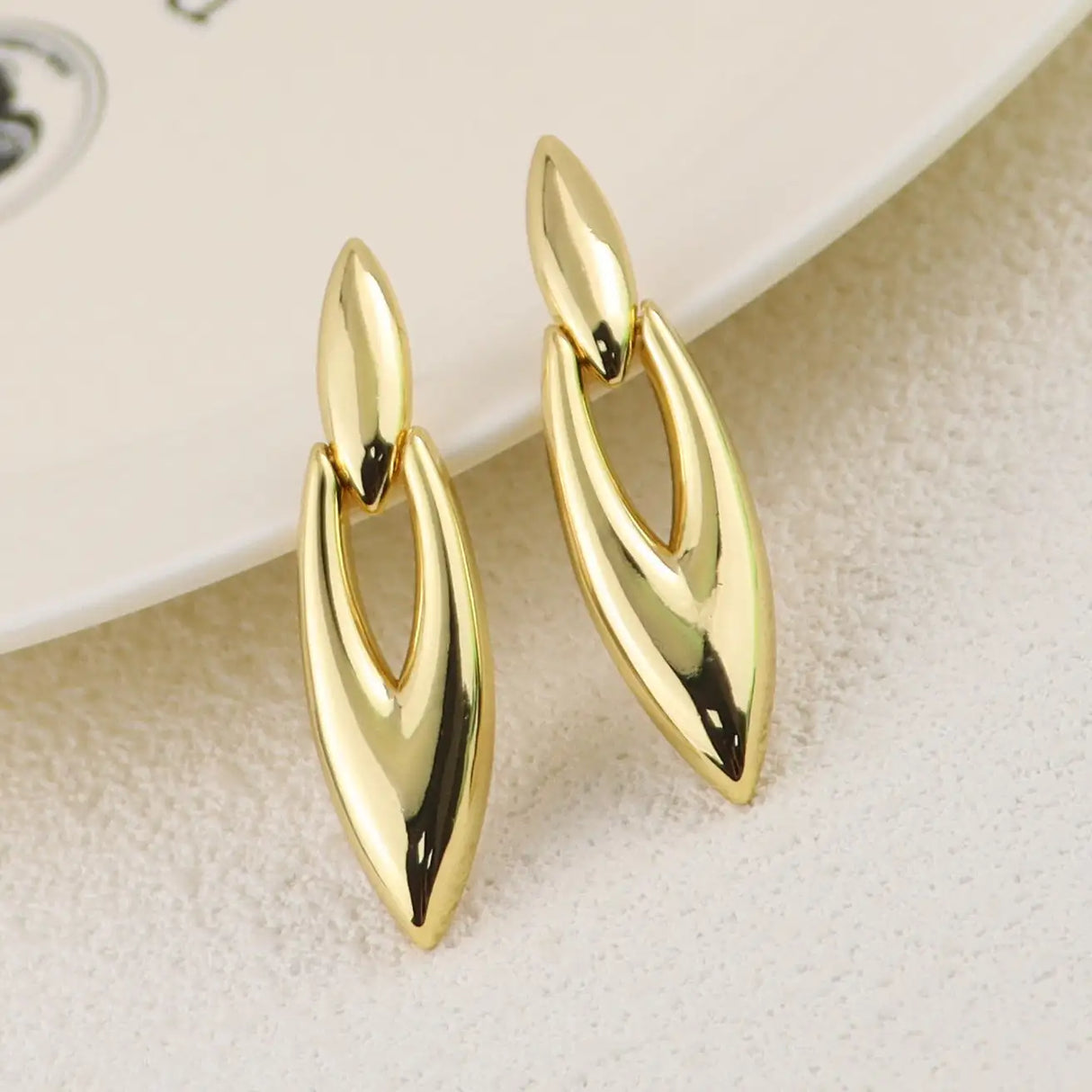 Retro Hong Kong Style Temperament Earrings Cold Style Simple Earrings - Lootquake