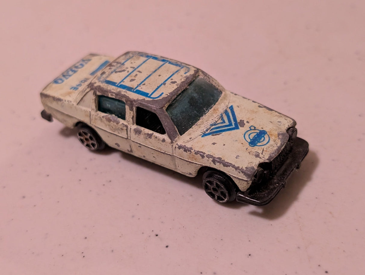 Summer Volvo 164 E #S691 Vintage 1970 White/Blue Hong Kong Loose(Vehicle, SciFi/Fantasy, Collectable, Vintage, Loose, Missing Parts/pieces, Incomplete)
