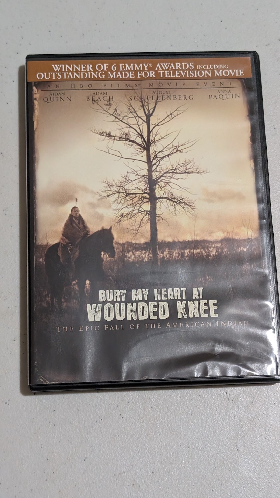 Entierren mi corazón en Wounded Knee (DVD, 2007, sin clasificación) Aidan Quinn, Adam Beach, August Schellenberg
