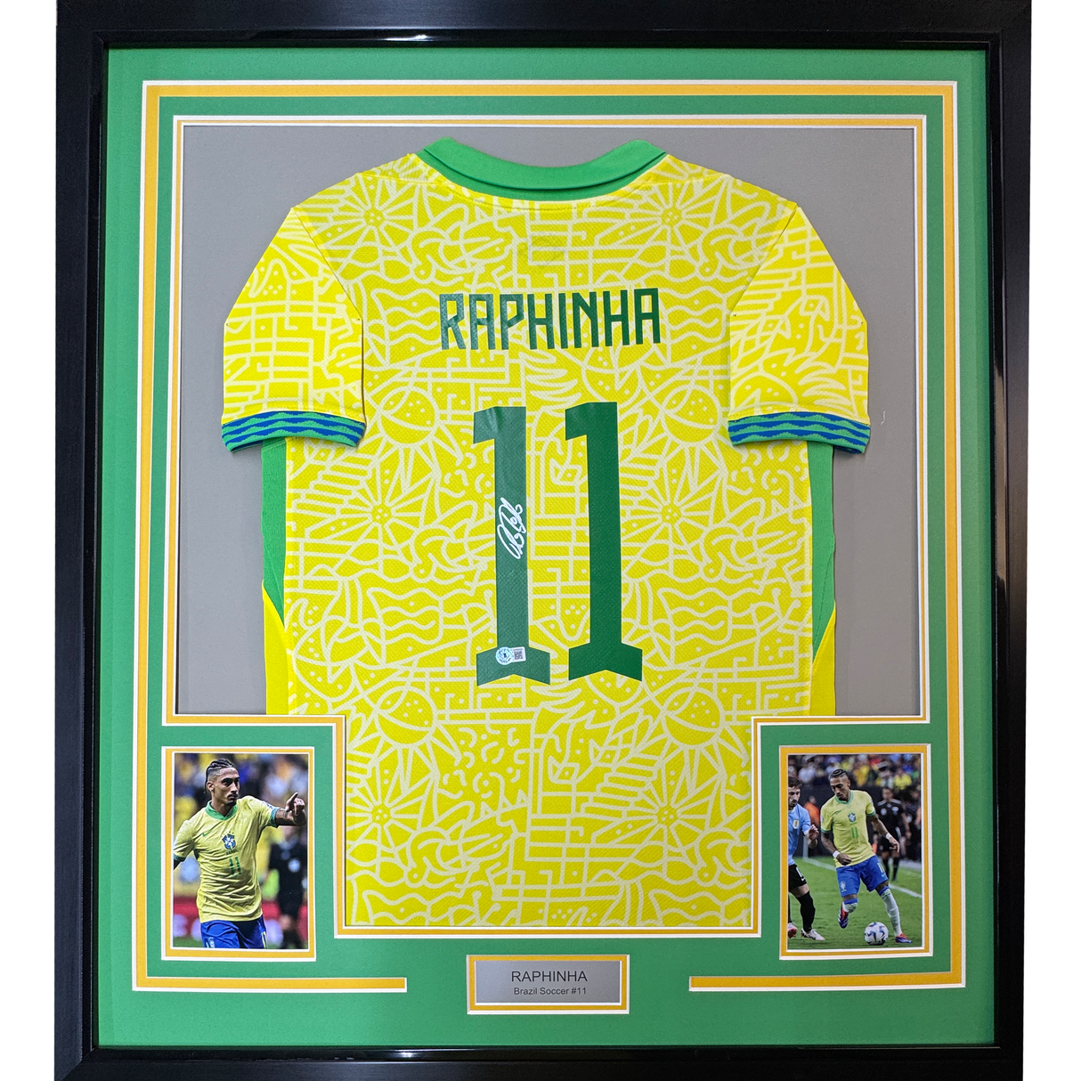 Camiseta de fútbol amarilla de Brasil, enmarcada, autografiada y firmada por Raphinha Raphael Belloli, 35 x 39, Beckett BAS COA