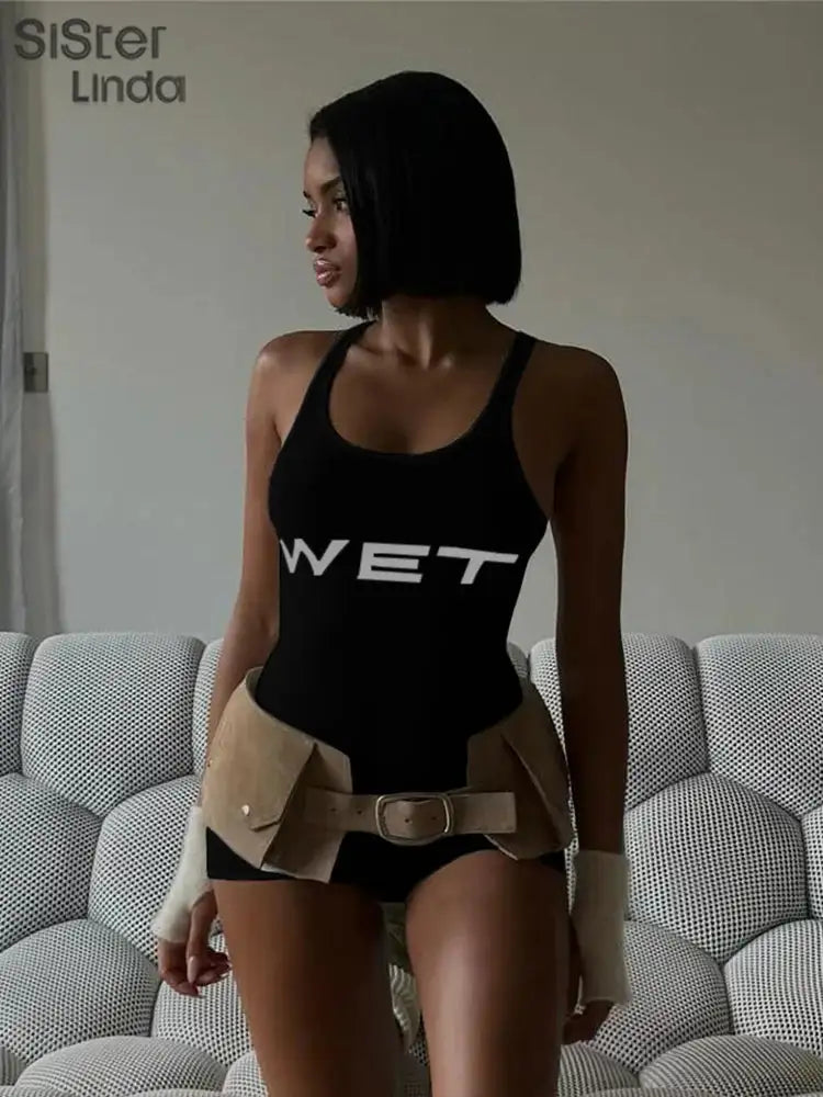 Mono corto informal auténtico para mujer, popular en verano de 2024, con tirantes, escote bajo y espalda descubierta, sin mangas, ideal para combinar con pantalones cortos.