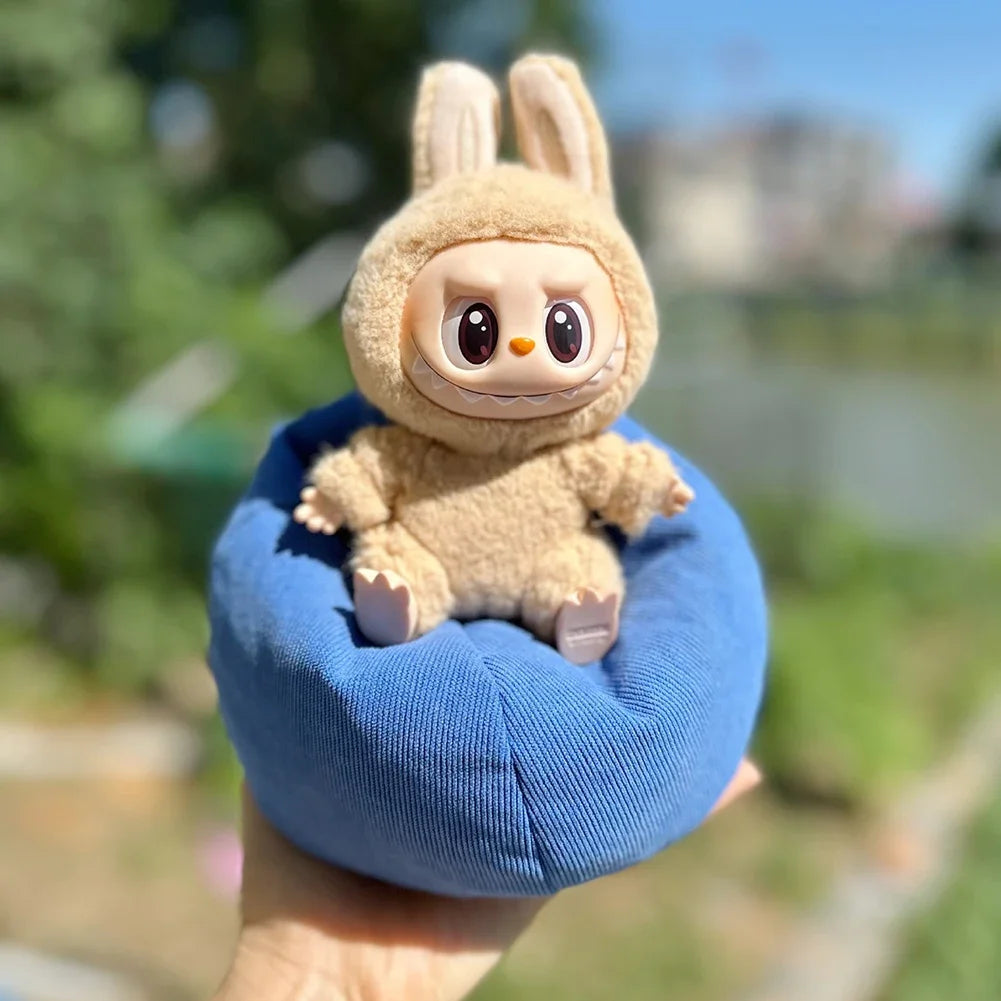 Vêtements de la série Big Into Energy de Labubu 3.0. Mini canapé paresseux de Labubu. Accessoires de Labubu.