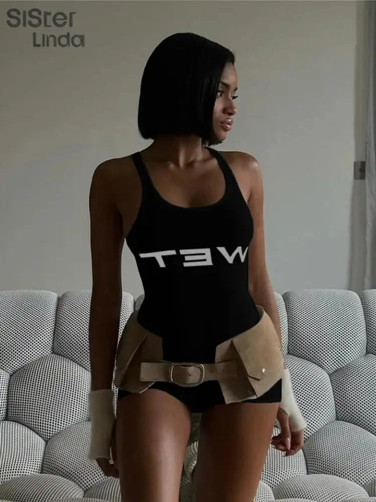 Mono corto informal auténtico para mujer, popular en verano de 2024, con tirantes, escote bajo y espalda descubierta, sin mangas, ideal para combinar con pantalones cortos.