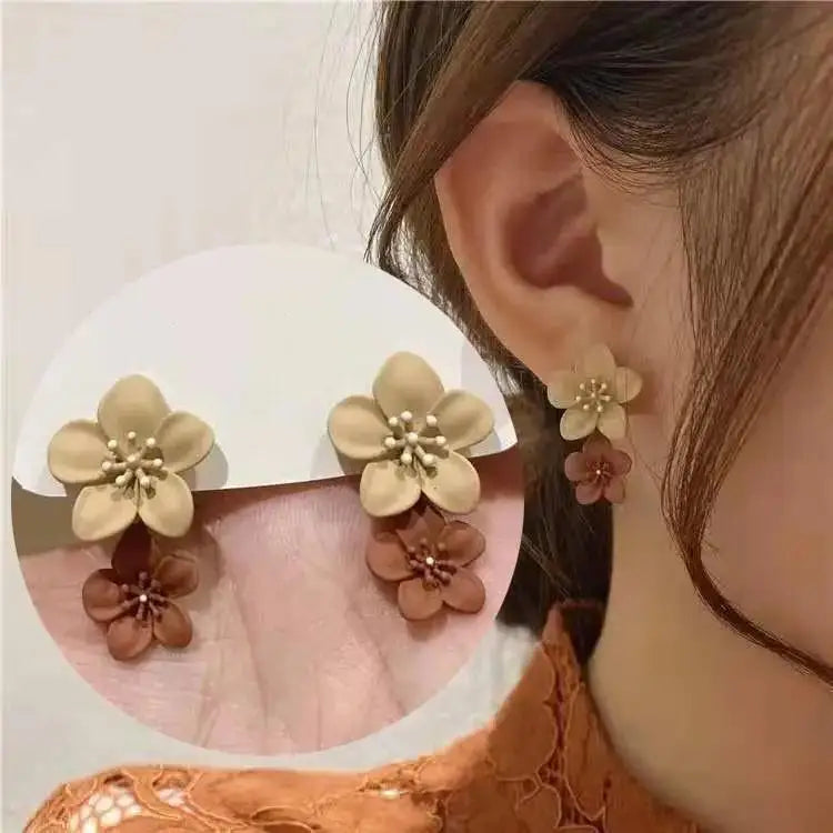 Boucles d'oreilles à tige en argent 925, motif fleur de camélia, tendance coréenne, bijoux pour femmes, noir et blanc, cadeau idéal, 2025