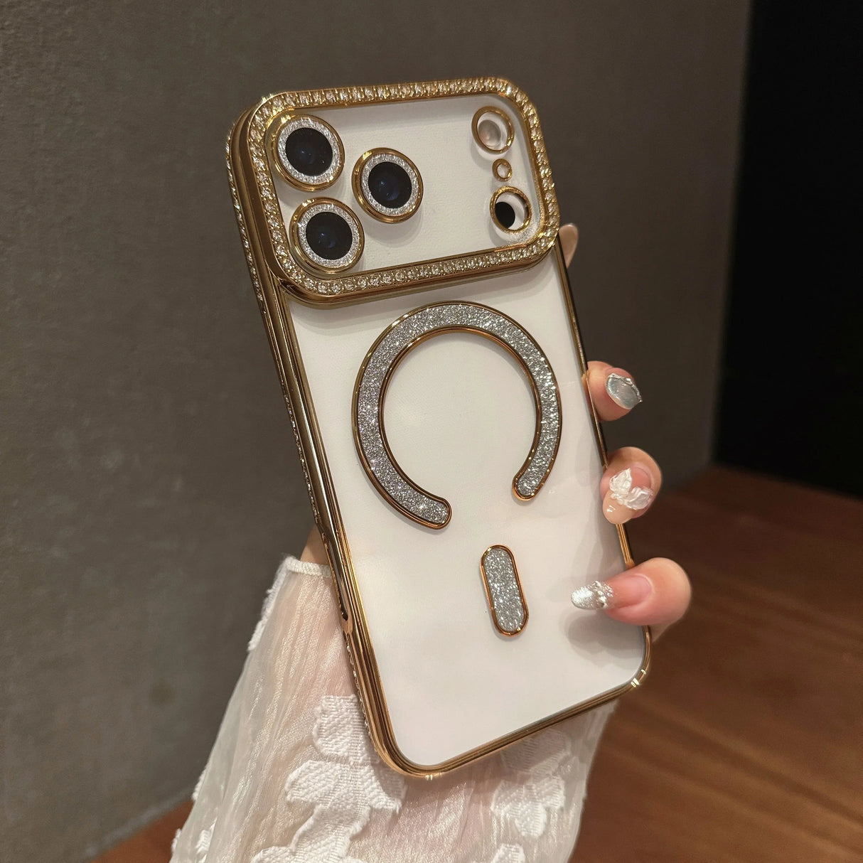 Funda para iPhone con diseño de chica moderna
