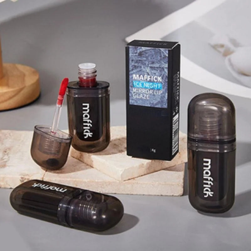 Lápiz labial hidratante y suavizante de labios de larga duración sin manchas. Brillo labial duradero.