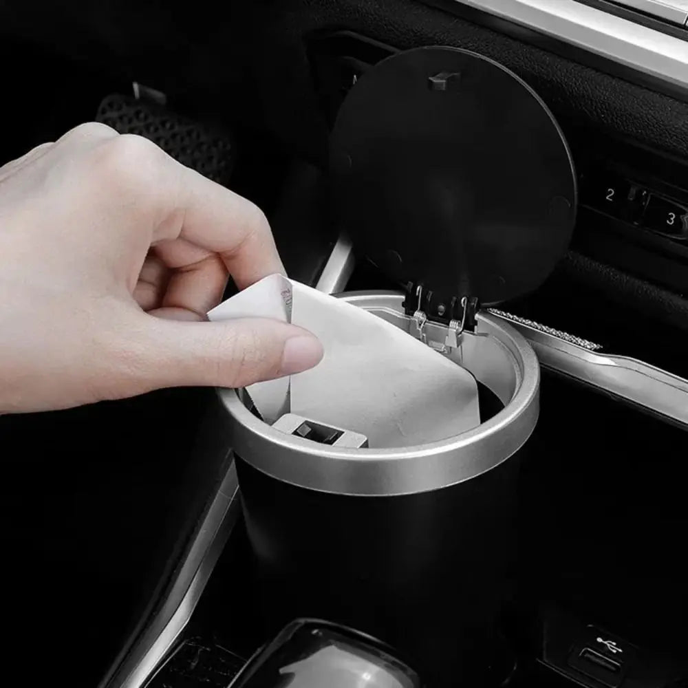 Cubo de basura para coche, práctico cubo de basura con tapa de apertura con clic, cubo de basura para coche, mini cubo de basura de escritorio con forma de taza para exteriores