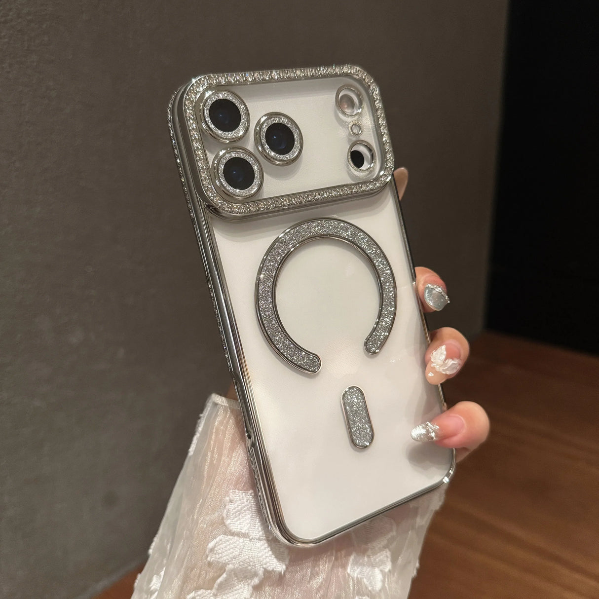 Funda para iPhone con diseño de chica moderna