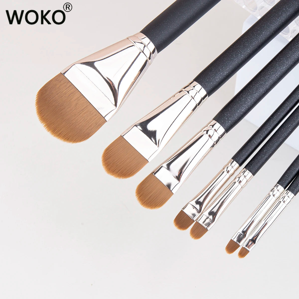 Nueva brocha ultrafina para base de maquillaje, brocha puntiaguda y precisa para difuminar correctores y bases líquidas faciales.