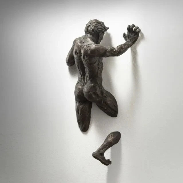 Creative Imitation Copper Wall Sculptures Statue For Unique Touch Resin Rock Climbing Man Background Wall Art 3D Through Wall