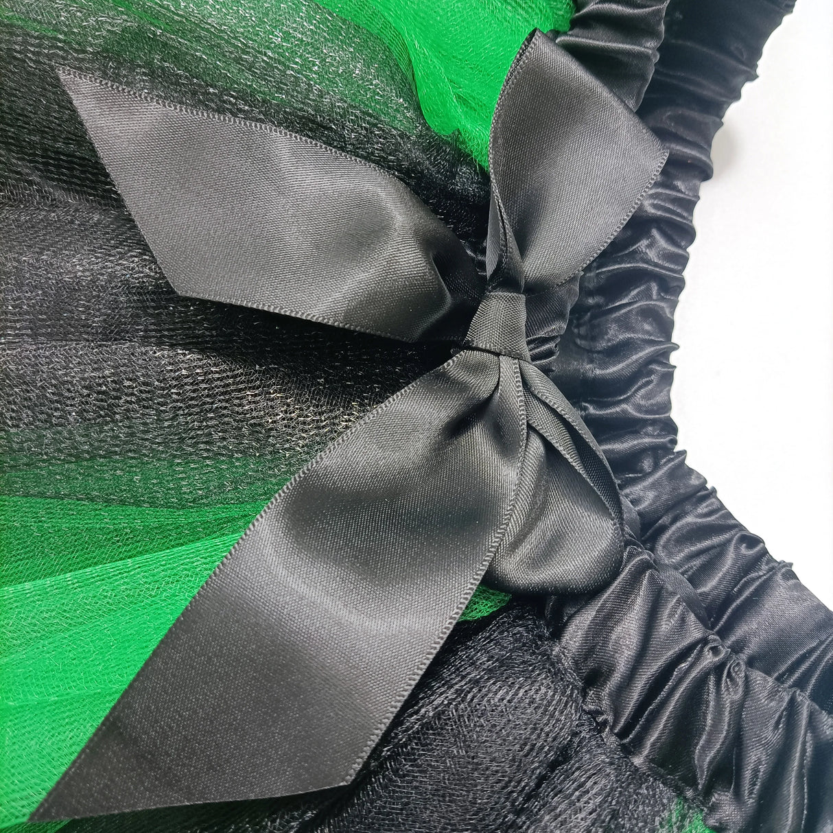 Girl's Halloween Witch Costume Set for Cosplay Parties Includes Breathable Soft Lining Skirt Broom Hat for Children