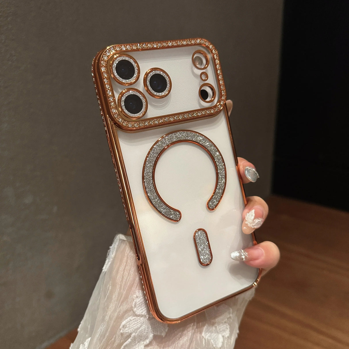 Funda para iPhone con diseño de chica moderna