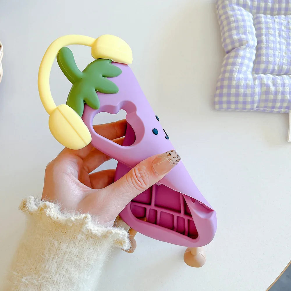 Divertida funda para teléfono con berenjena vegetal