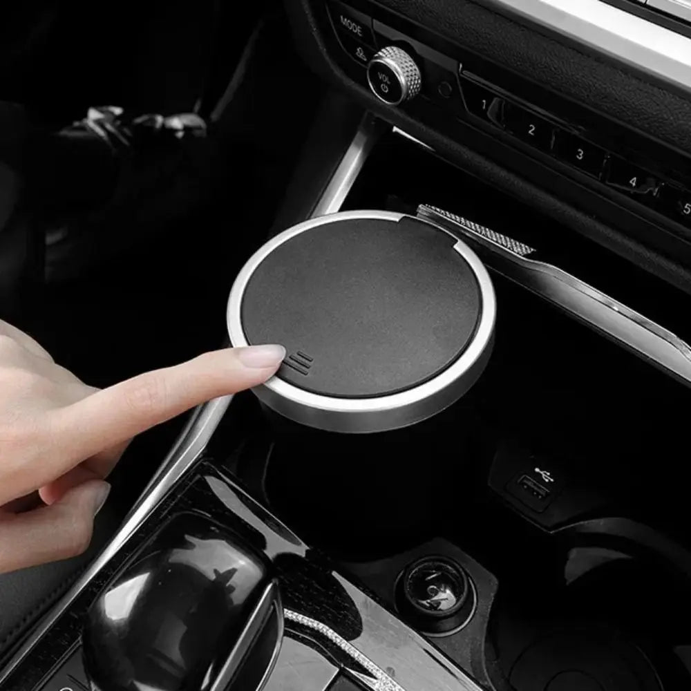 Cubo de basura para coche, práctico cubo de basura con tapa de apertura con clic, cubo de basura para coche, mini cubo de basura de escritorio con forma de taza para exteriores