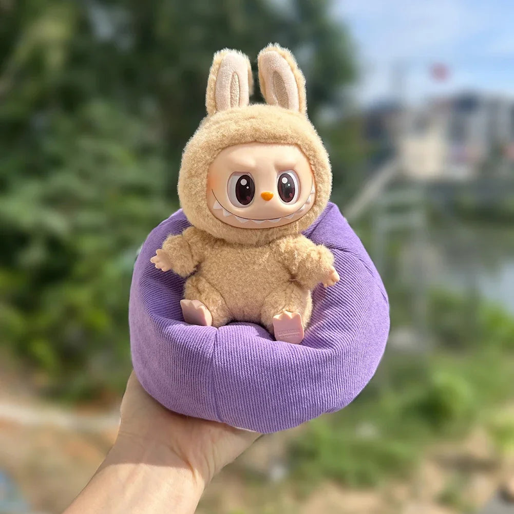 Vêtements de la série Big Into Energy de Labubu 3.0. Mini canapé paresseux de Labubu. Accessoires de Labubu.