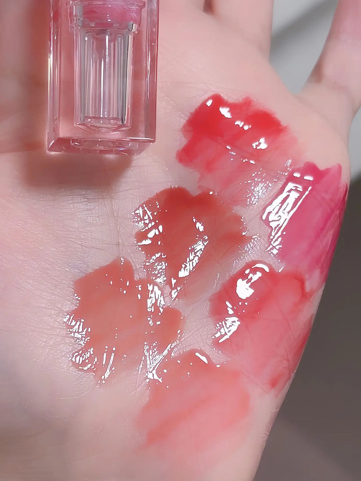 MISS LARA Show Me Lápiz labial barato Espejo Vidrio acuoso Brillo labial Hidrata Blanquea Atmósfera Brillo labial puro femenino Cosméticos calientes