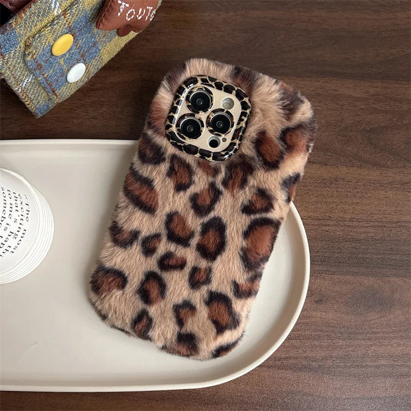 Funda de teléfono con soporte para lente de peluche de leopardo de moda para iPhone