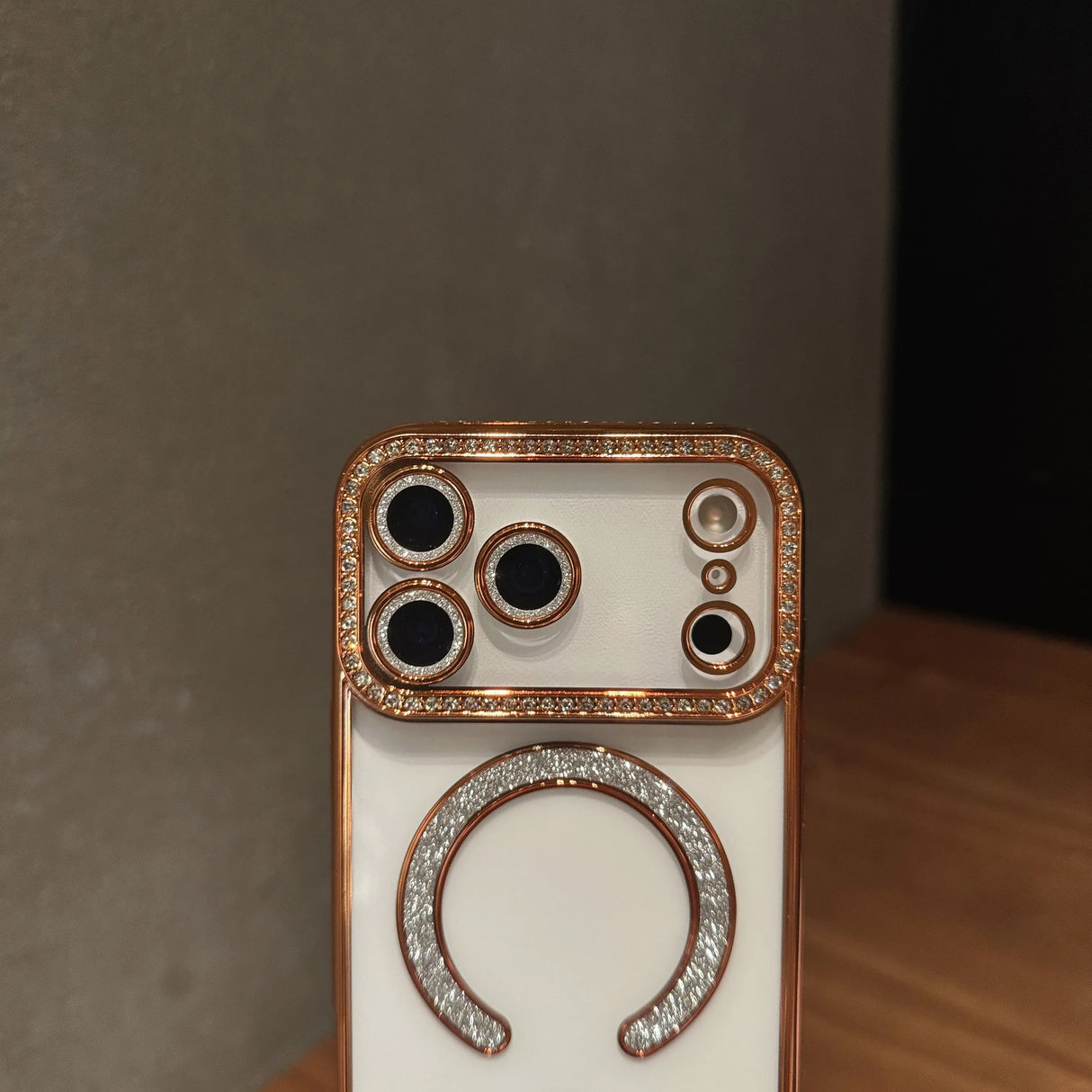 Funda para iPhone con diseño de chica moderna