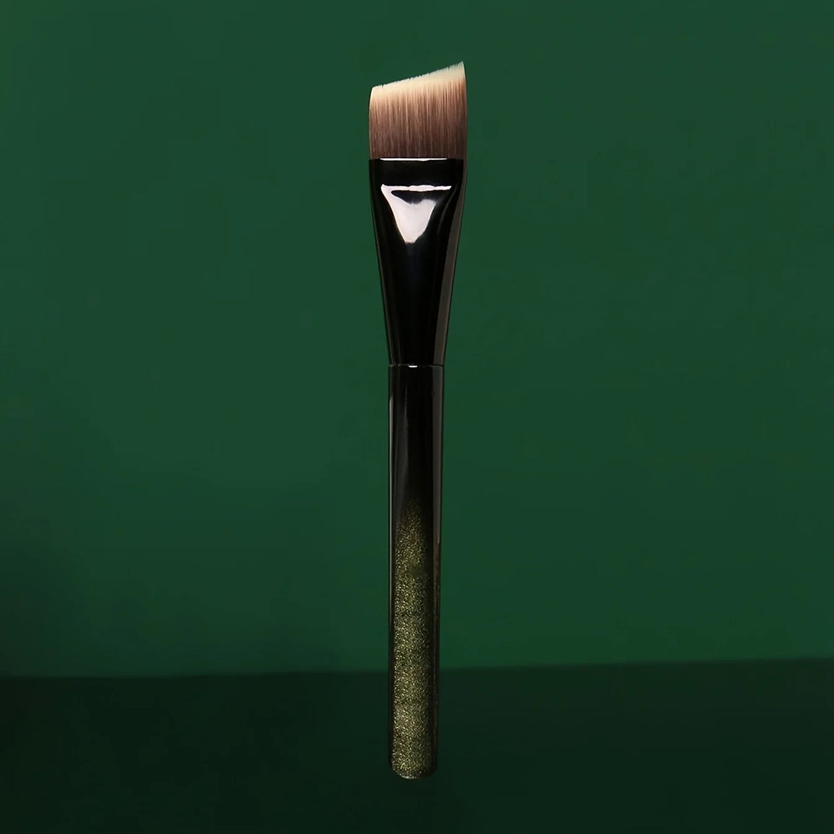 Brocha para base de maquillaje, brocha para base de maquillaje en polvo de color degradado, brocha para tratamiento en ángulo biselado, herramientas profesionales de belleza, brocha de maquillaje