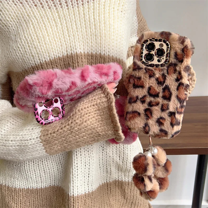 Funda de teléfono con soporte para lente de peluche de leopardo de moda para iPhone
