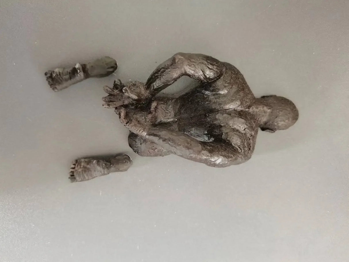 Home Decor Wall Art Wall Man Sculpture Statue Living Room Wall Decoration Resin Handicraft Pendant Home Accessories