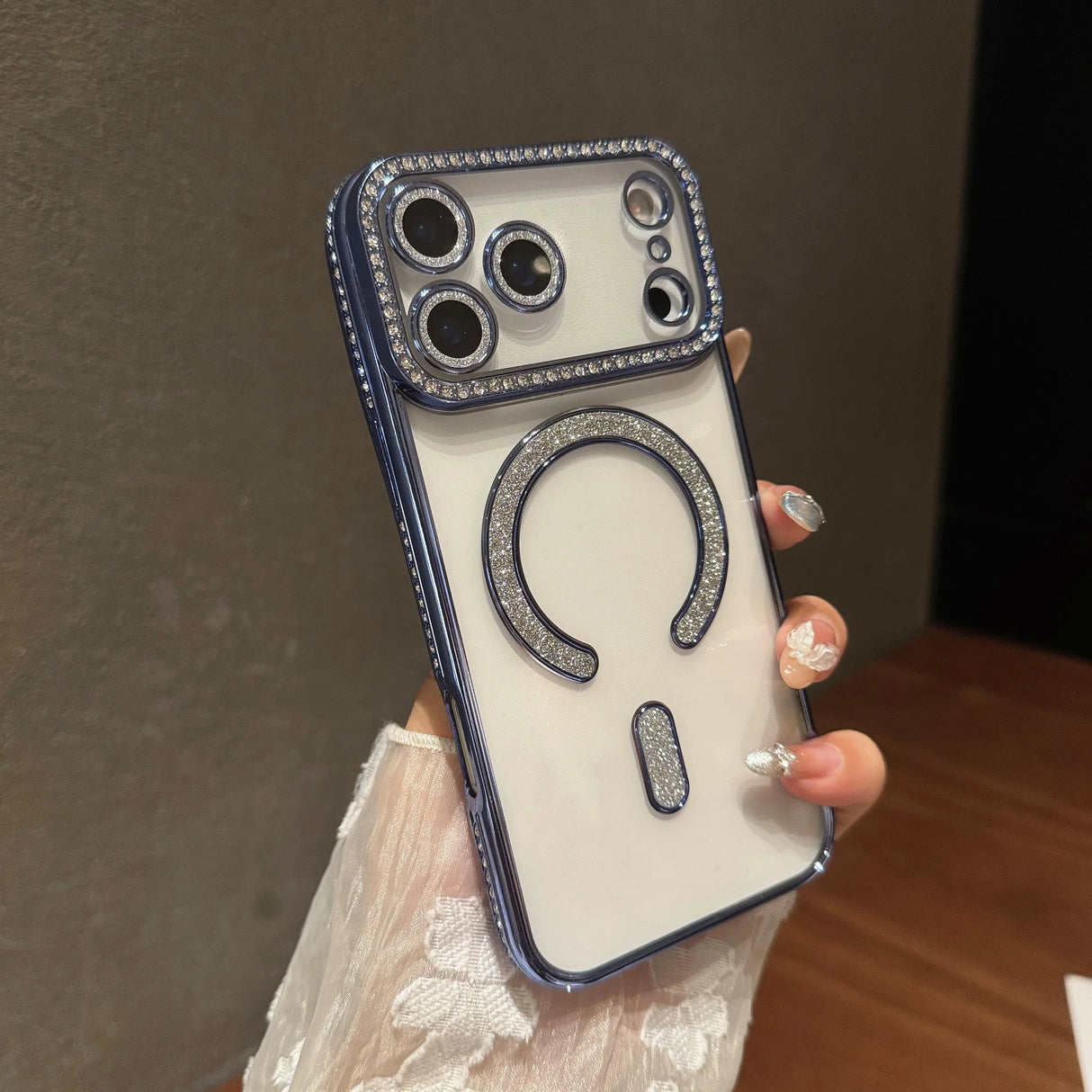 Funda para iPhone con diseño de chica moderna