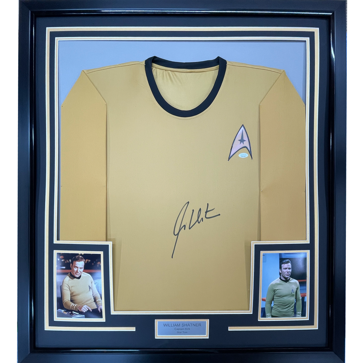 Camisa/uniforme del Capitán Kirk de Star Trek, enmarcada, autografiada y firmada por William Shatner, 35 x 39, JSA COA