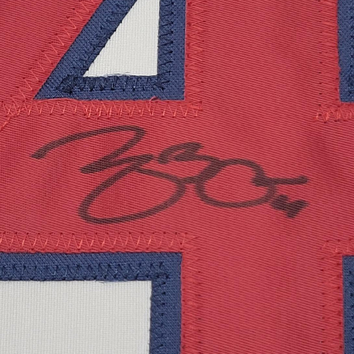 Camiseta de béisbol blanca de San Luis de 35 x 39 de Yadier Molina, enmarcada y firmada, Beckett BAS COA