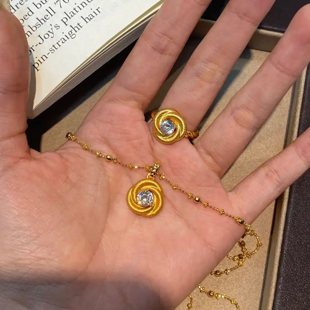 Romantic Eternal Love Mobius Brushed Rose Pendant - Lootquake