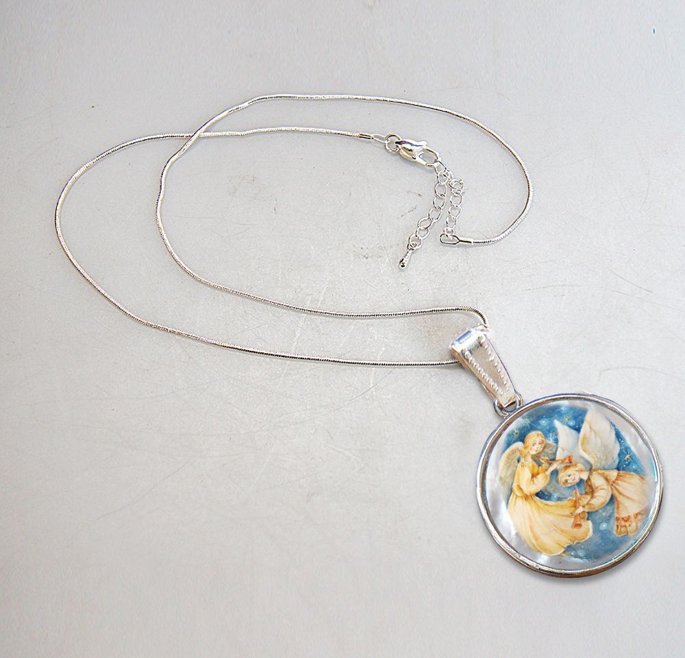 Collar de nácar bañado en plata con ángeles vigilando - 43046