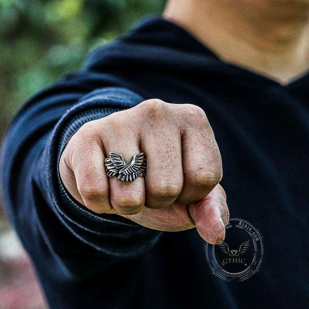 Anillo de acero inoxidable con alas de ángel y bestia