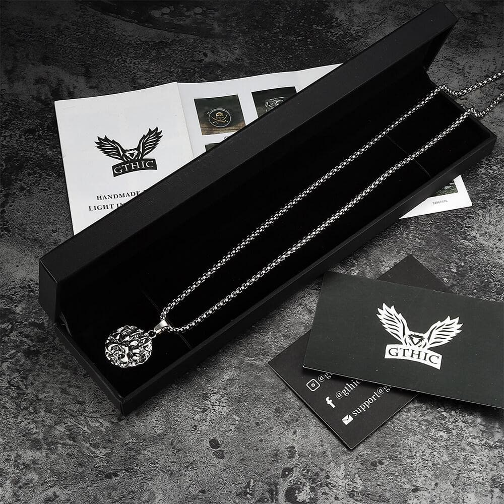 Collar vikingo de acero inoxidable con amuleto de garra de oso