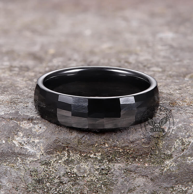 Anillo de cerámica facetada rectangular negra