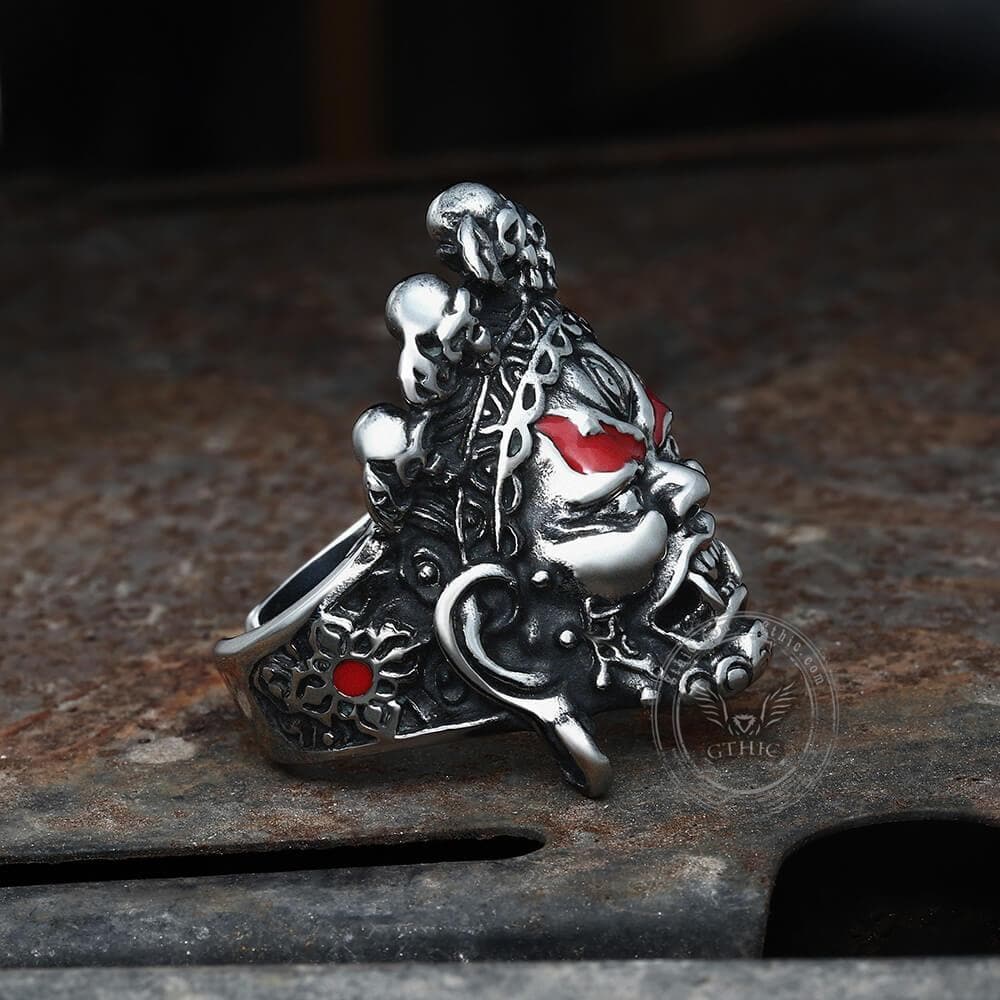 Anillo de calavera de acero inoxidable con el dios Buda de la riqueza