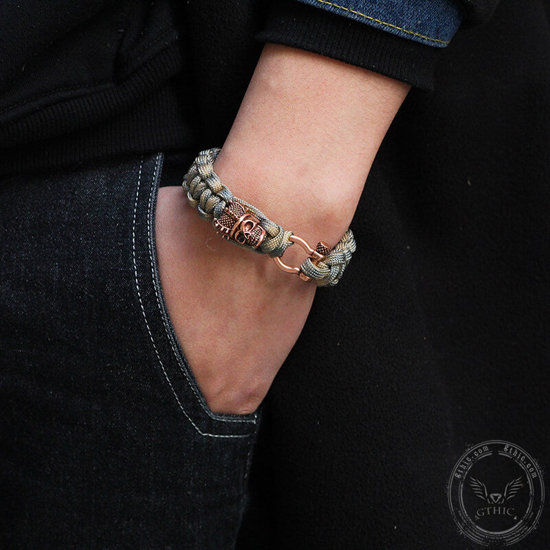 Pulsera de paracord trenzado de latón con cabeza de calavera de camuflaje