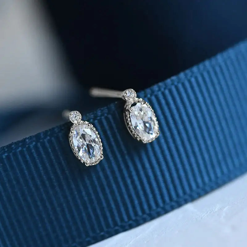 Simple And Exquisite Petite Earrings Retro - Lootquake