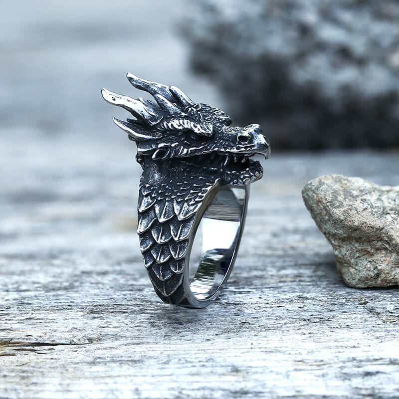 Anillo de acero inoxidable con dragón celta