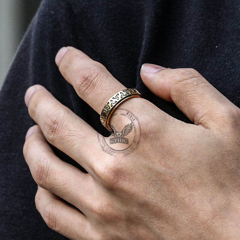 Anillo giratorio de acero inoxidable con nudo celta