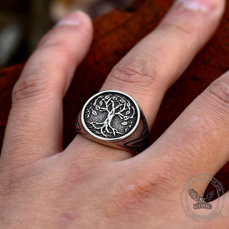 Anillo vikingo de acero inoxidable con nudo celta y árbol de la vida