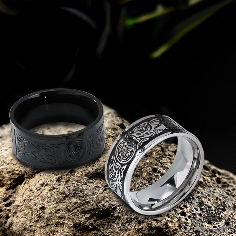 Anillo vikingo de acero inoxidable con triqueta y lobo celta